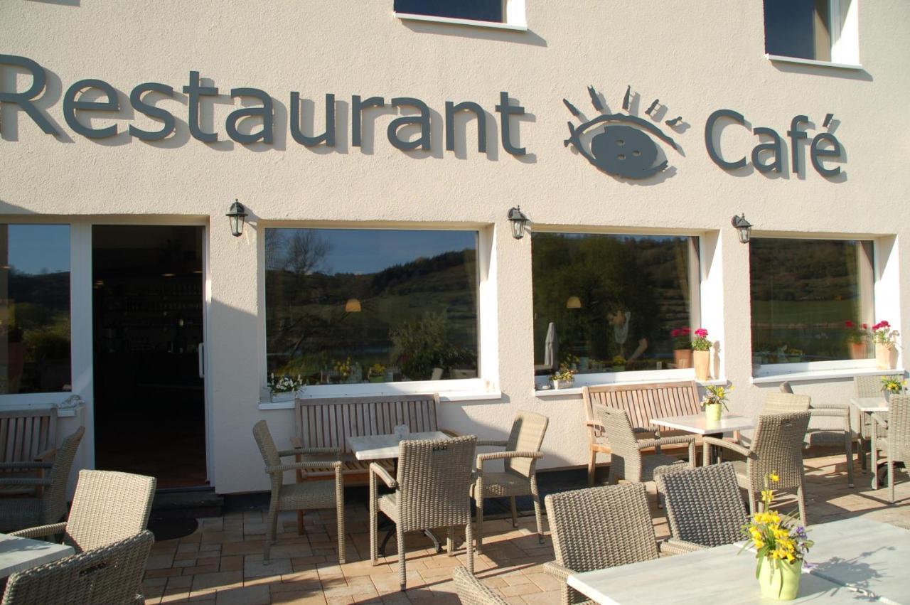 Hotel-Ferienwohnungen Cafe Maarblick Шалькенмерен Экстерьер фото