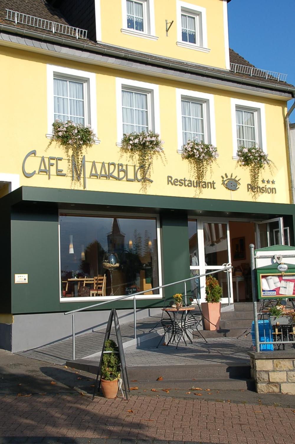 Hotel-Ferienwohnungen Cafe Maarblick Шалькенмерен Экстерьер фото