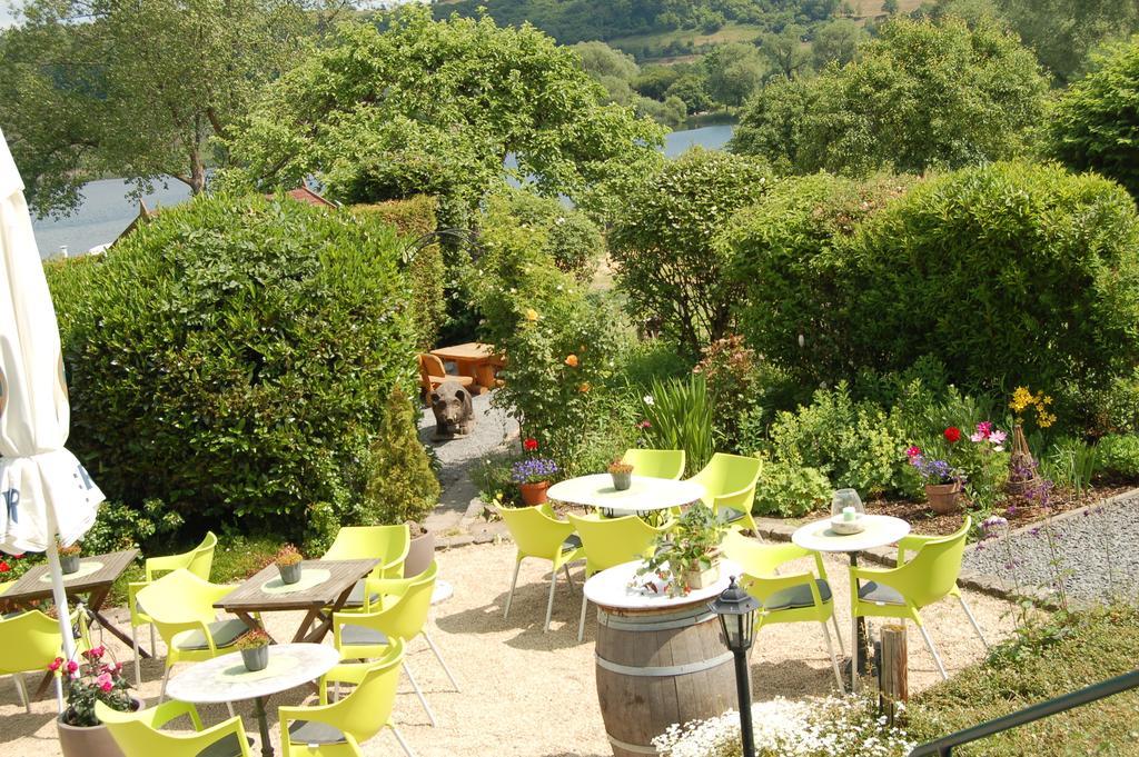 Hotel-Ferienwohnungen Cafe Maarblick Шалькенмерен Экстерьер фото